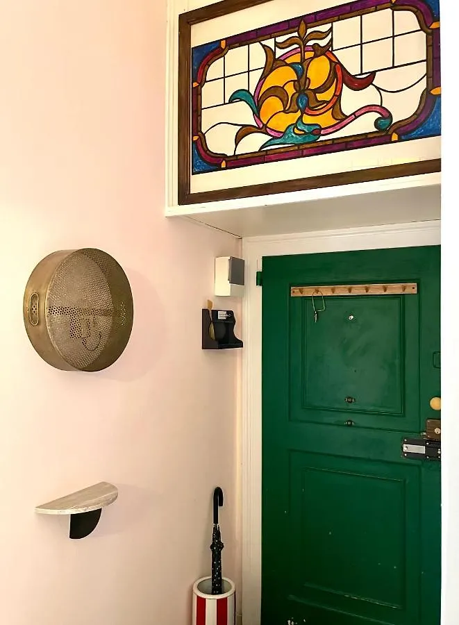 Venetian Pink Apartment In Dorsoduro