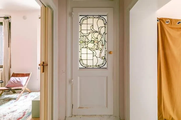 Venetian Pink Apartment In Dorsoduro