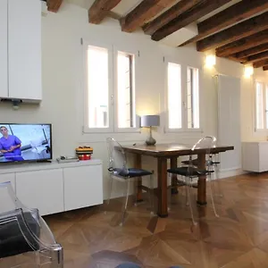  Apartment Salute-accademia