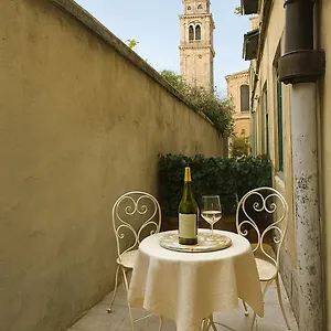  Apartment Calle De Le Pazienze