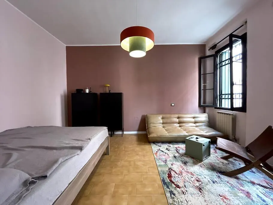 Venetian Pink Apartment In Dorsoduro  Venice
