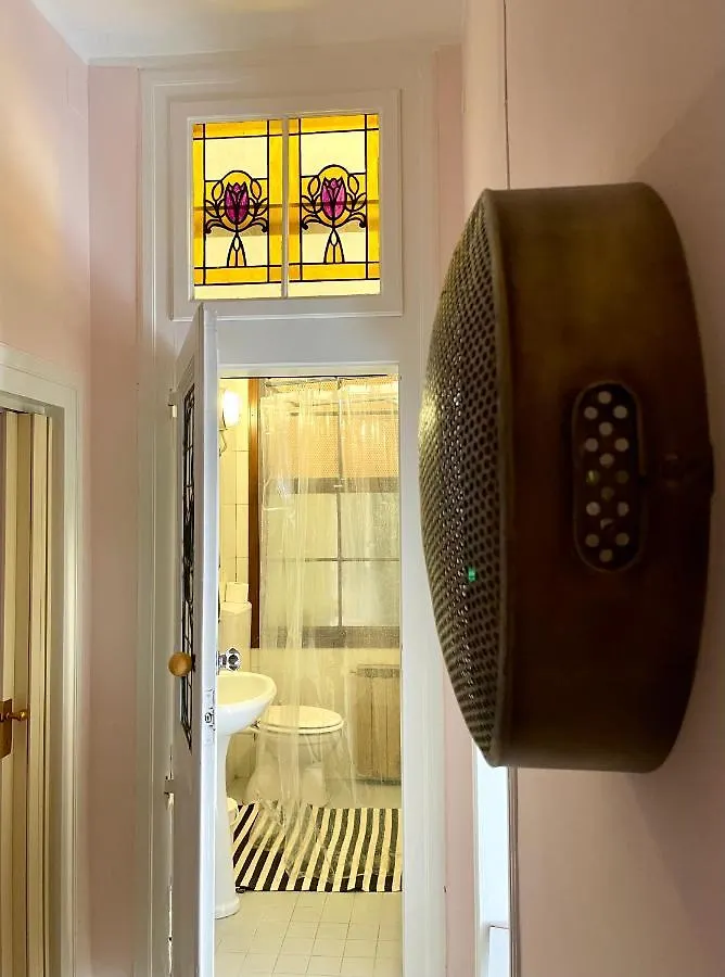 Venetian Pink Apartment In Dorsoduro